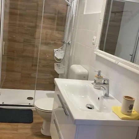 Suzi Number 1 Apartment *